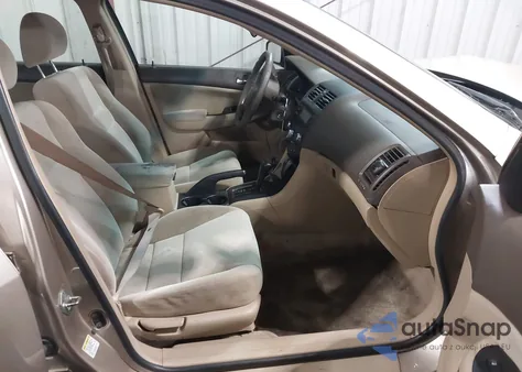 2005 Honda Accord 2.4 Lx z USA, uszkodzony, nr VIN 1HGCM564X5A031445